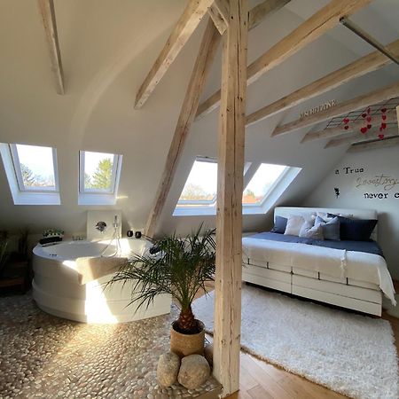 Private Wellness Suiten Mit Whirlpool Essen Exterior foto