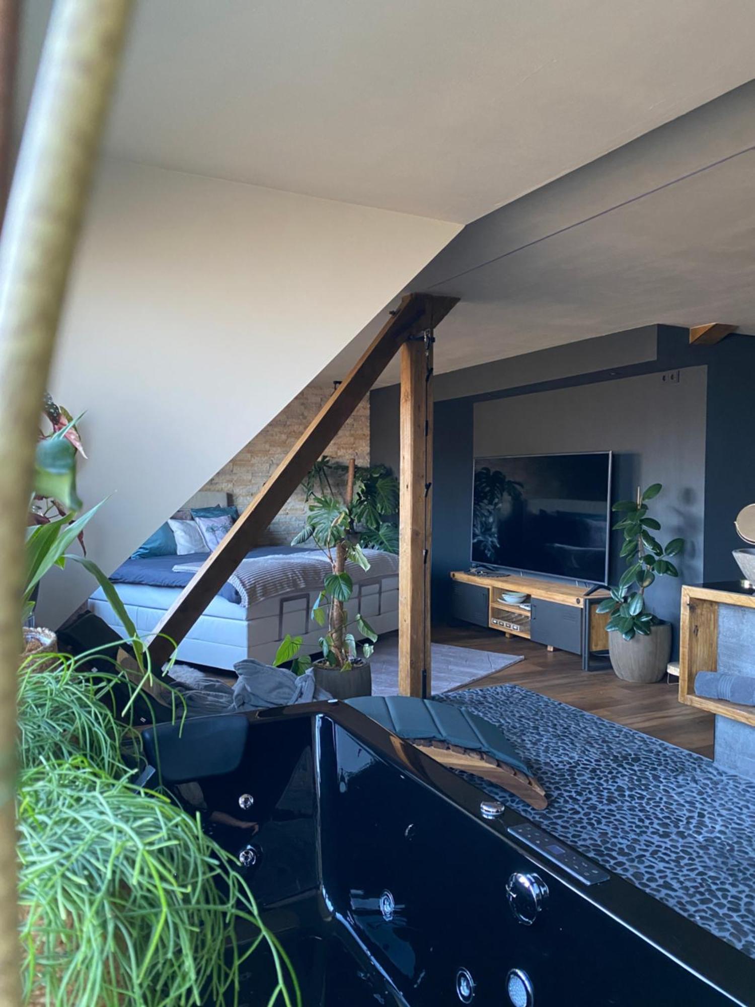 Private Wellness Suiten Mit Whirlpool Essen Exterior foto