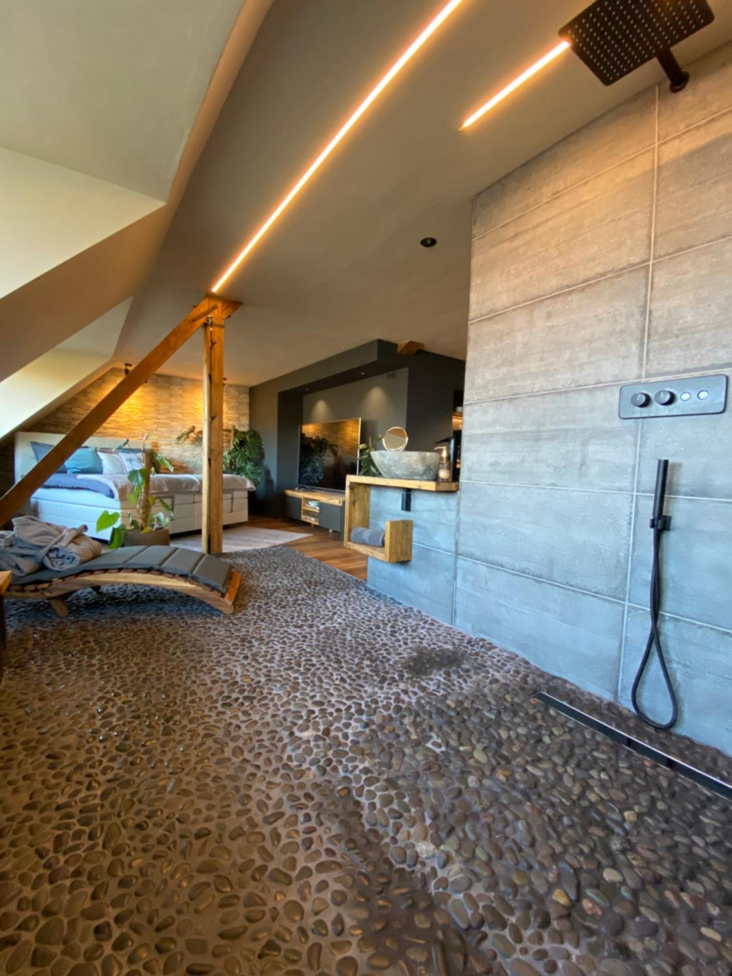 Private Wellness Suiten Mit Whirlpool Essen Exterior foto